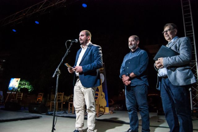 Lo Ferro revoluciona Los Alcázares en la presentación de su 42° festival flamenco