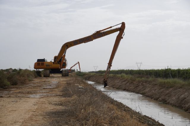 El alcalde de Los Alcázares visita las obras terminadas del canal D7 junto al delegado del gobierno de la Región de Murcia y el presidente de la CHS