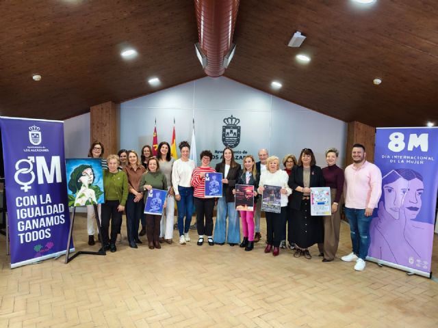 Los Alcázares promueve la igualdad con talleres, teatro y yoga en el mes de marzo por el Día Internacional de la Mujer