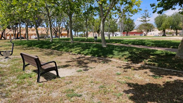 Los Alcázares licita el nuevo contrato de mantenimiento y conservación integral de zonas verdes para reforzar el cuidado de jardines y arbolado