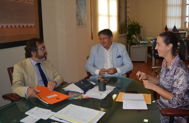 Fomento y Ayuntamiento de Los Alcázares inician la declaración de un área de regeneración urbana del casco histórico