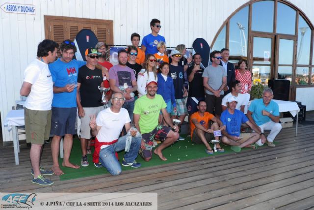 La 4 siete segunda prueba del Campeonato de España de Funboard celebrada en Los Alcázares