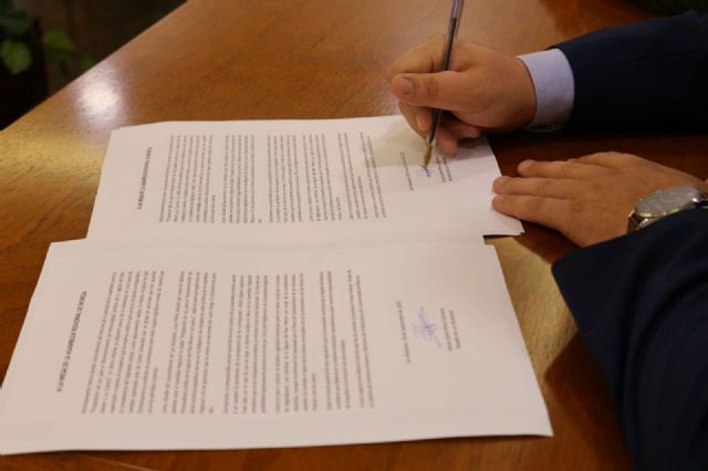 El Ayuntamiento de Los Alcázares ha presentado un escrito en la Asamblea Regional para que los grupos políticos eleven al Congreso de los Diputados la Proposición de Ley para dotar de personalidad jurídica al Mar Menor