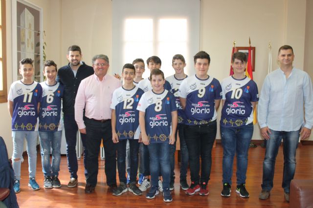 El equipo infantil de voleibol de Los Alcázares se hace con el Campeonato Regional