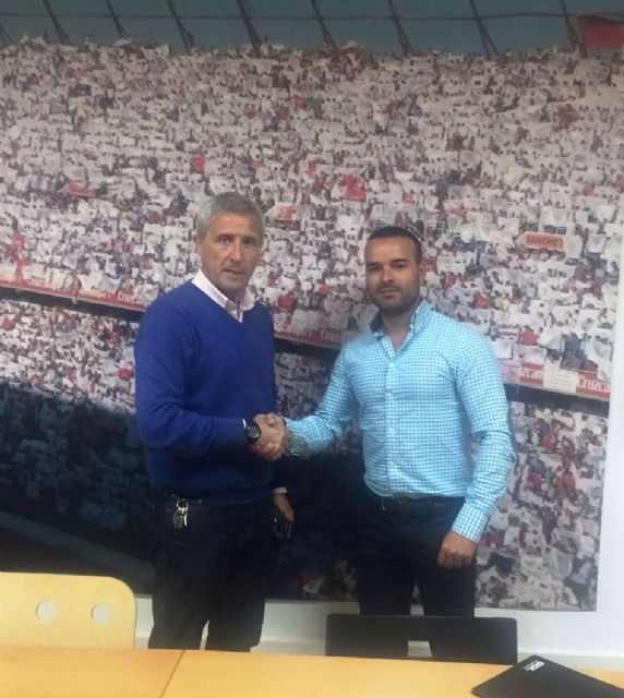 La Escuela de Fútbol de Los Alcázares y el Sevilla FC firman un convenio de colaboración