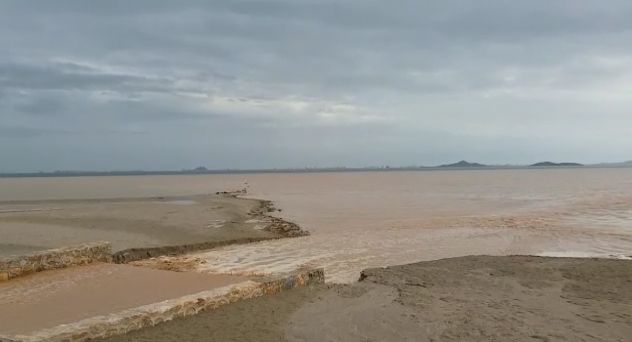Entrada de agua de lluvia en el Mar Menor.15 noviembre 2018. Los Alcázares