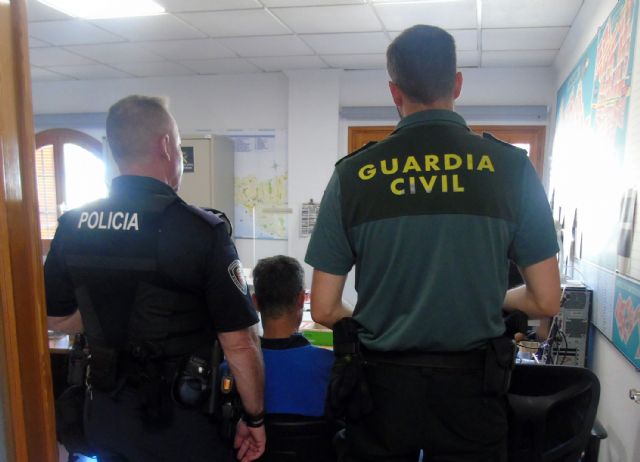 La Guardia Civil detiene en Los Alcázares al presunto autor de una decena de robos
