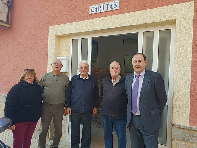 Ciudadanos Los Alcázares propicia la donación de 200 mantas y edredones a la agrupación local de Cáritas